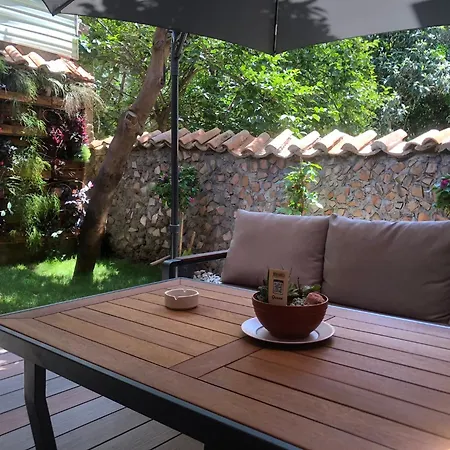 Kaleıçı Müstakıl Bahçelı Ev *